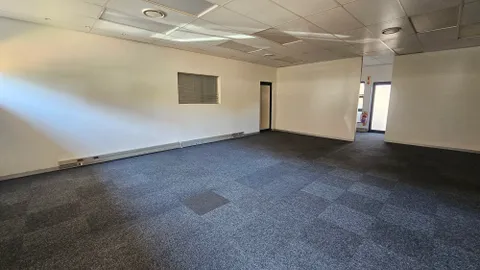 Lombardy Estate, 66 Graham Rd, Silverlakes